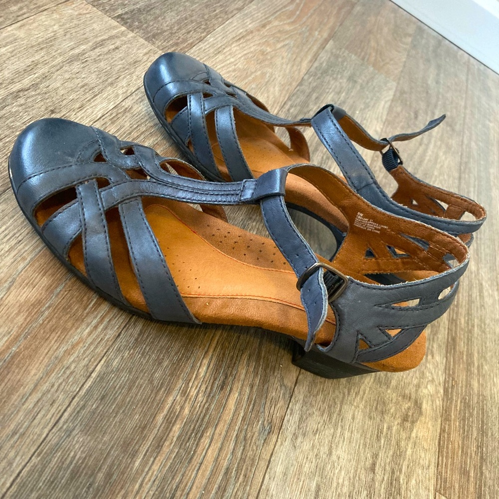 Cobb Hill leather sandals size 8